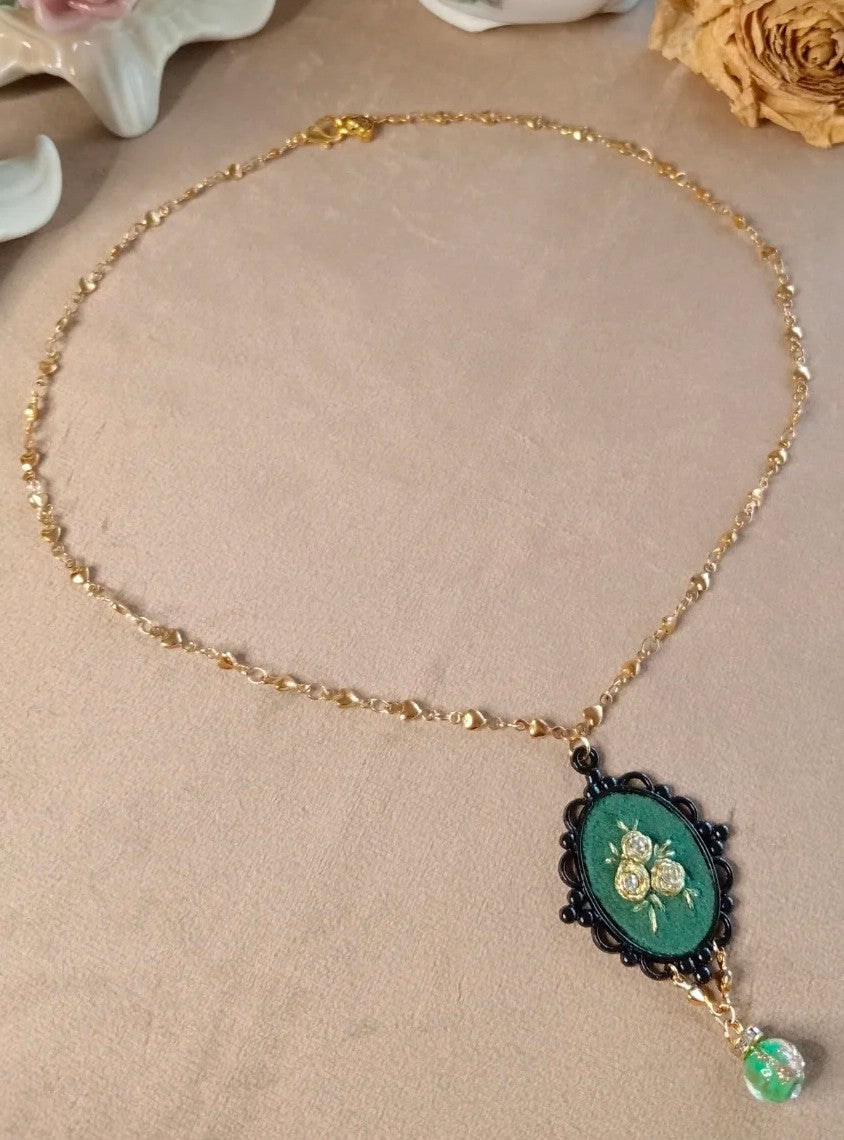 COLLANA CON PENDENTE IN VELLUTO E PERLA IN VETRO DI MURANO