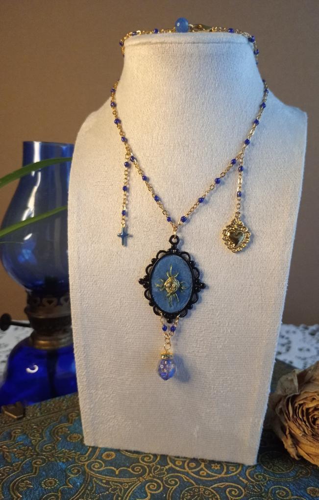 COLLANA IN VELLUTO AZZURRO CON PERLA IN VETRO DI MURANO