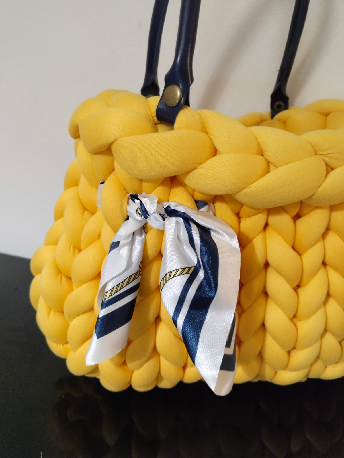 BORSA MARSHMALLOW REGULAR CON FOULARD E MANICI