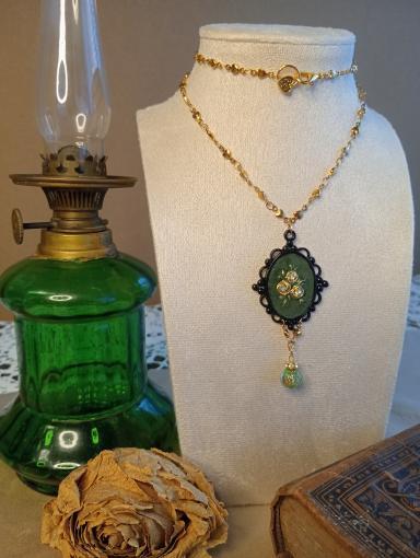 COLLANA CON PENDENTE IN VELLUTO E PERLA IN VETRO DI MURANO