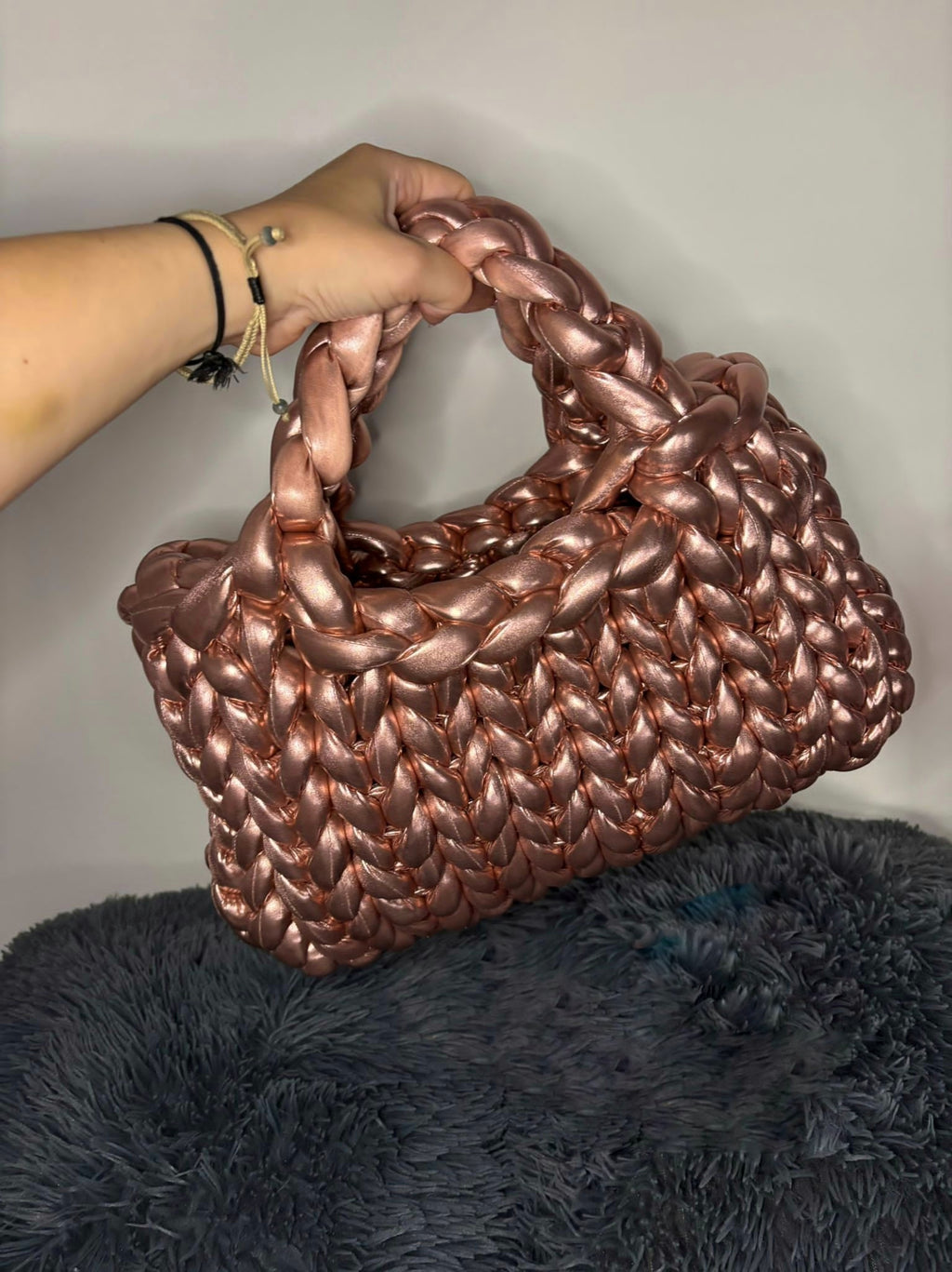 CHUNKY BAG - STANDARD QUADRATA CON DUE MANICI IN TESSUTO EFFETTO SIMILPELLE METALLIZZATO