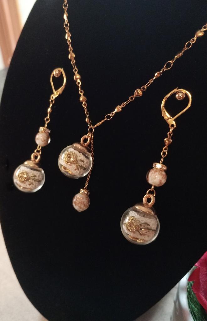 ORECCHINI IN VETRO DI MURANO E PIZZO